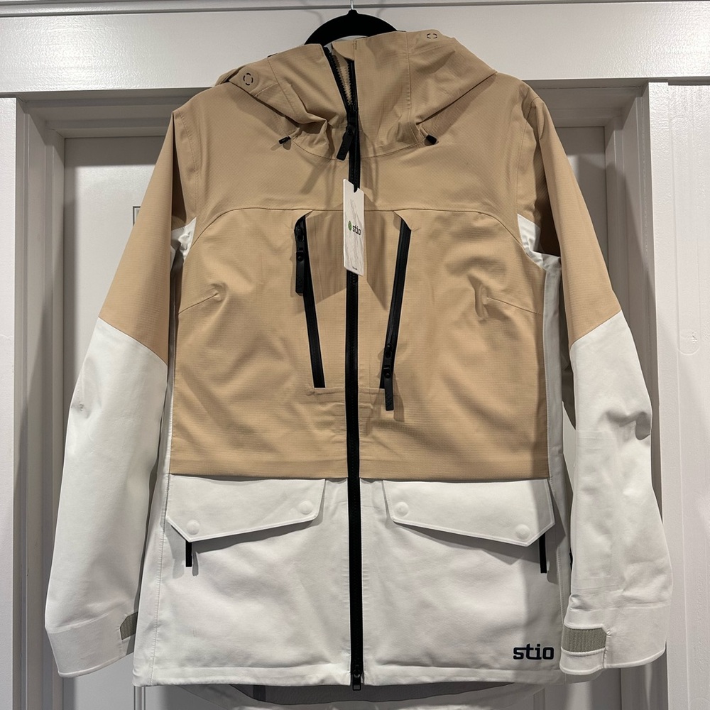 STIO Women’s Figment Ranch Road Tan and White Medium EUC